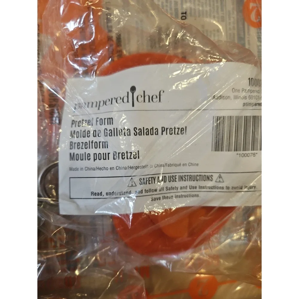 Pampered Chef 100073 Ultimate Soft Pretzel Making Set with Mold, Brush, Cutter